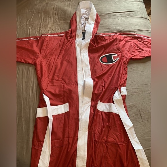 CHAMPION Red Boxer Robe - Picture 2 of 3
